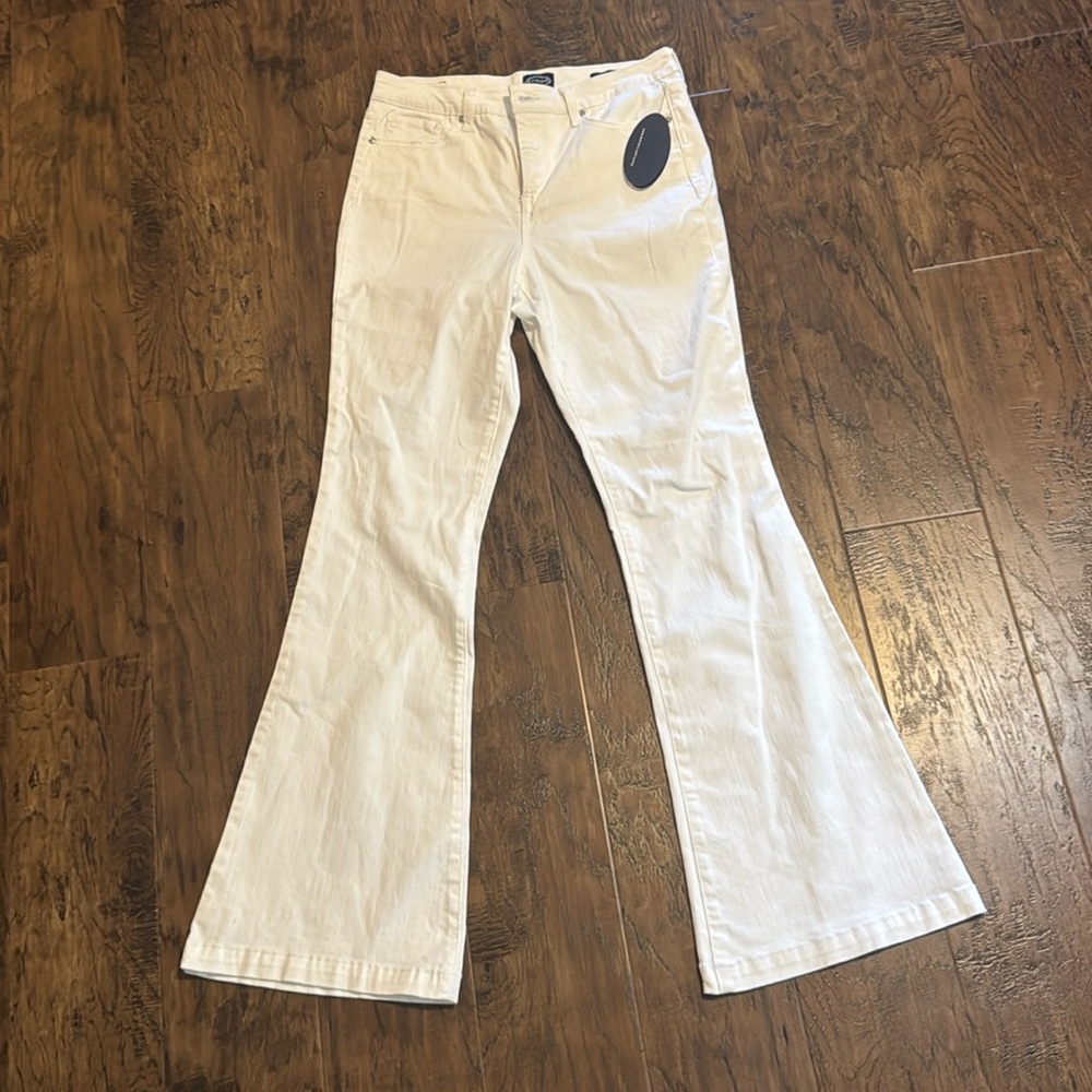 NEW WITH TAGS white pants